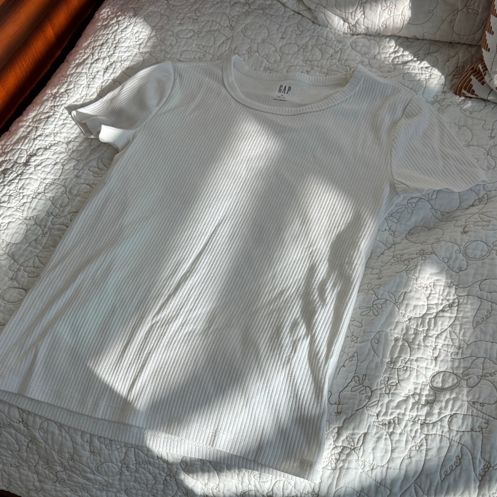 GAP White Ribbed Short Sleeve Tee